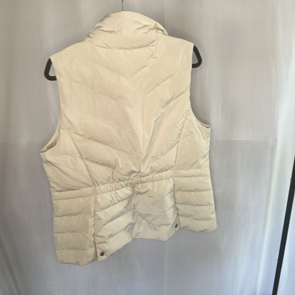 Talbots white XL puffer vest - Picture 4 of 4